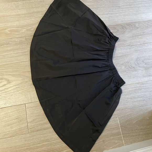 Kate Spade Satin Skirt with pockets - Picture 2 of 2